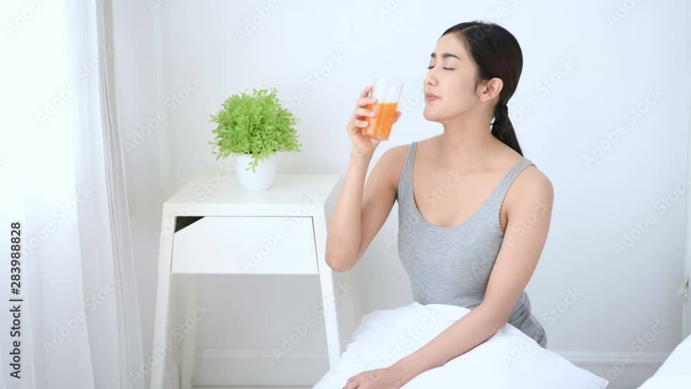 Health concept. Asian women are drinking delicious juices. Health concept. Asian women are drinking delicious juices.