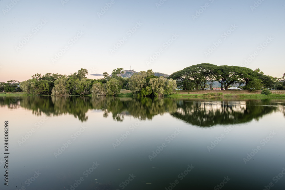 Obraz premium 夕方のロスリバー