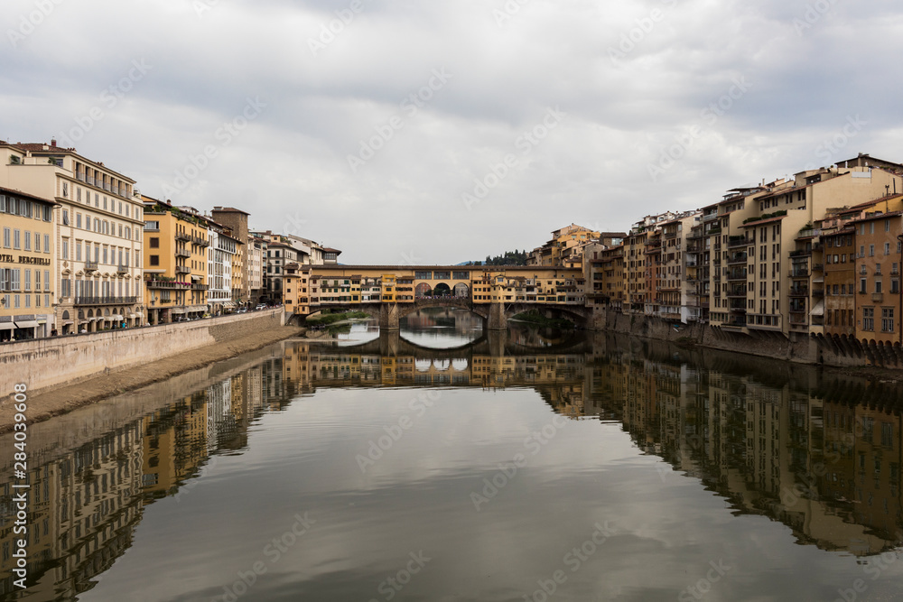 Ponte Vecchio, atractivo turístico en Florencia.