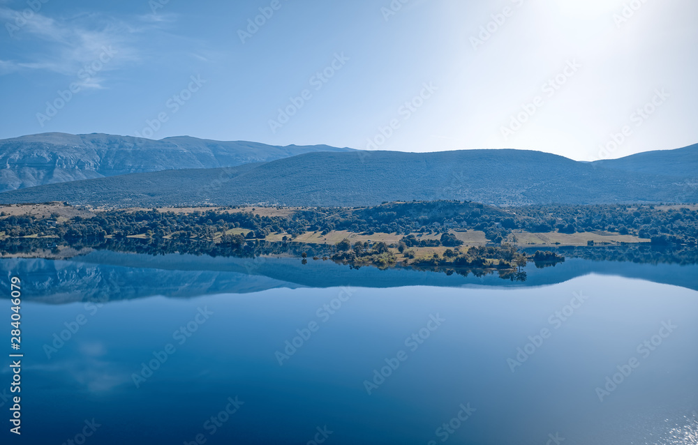 Obraz premium Reservoir lake Peruca at the river Cetina, Croatia
