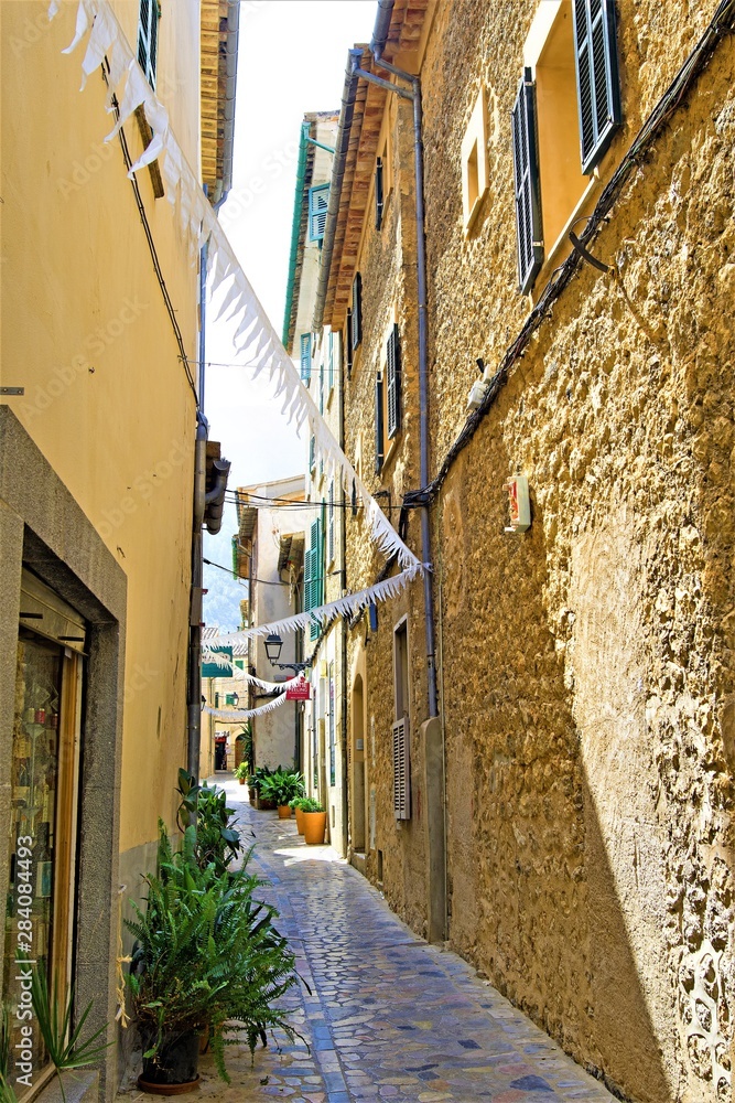 Narrow Soller streets, Majorca, Spain, Europe