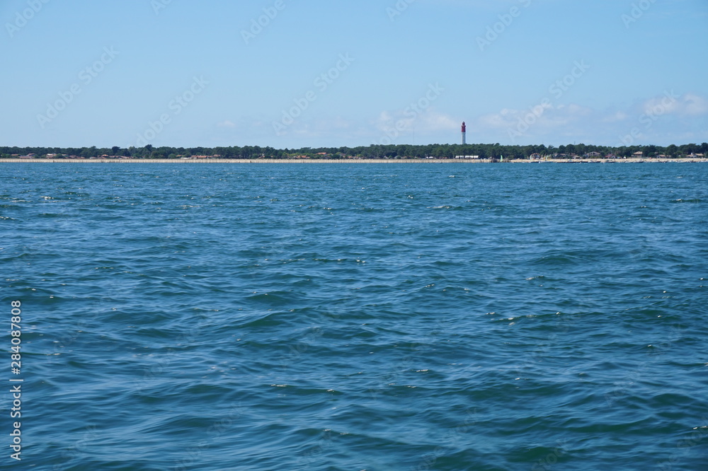 phare du cap ferret vue de la mer, bassin d'arcachon, gironde, aquitaine