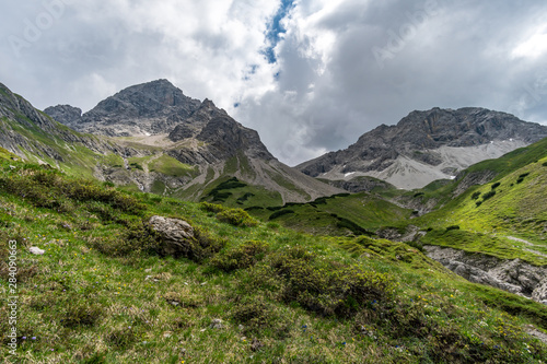 Großer Krottenkopf in den Allgäuer Alpen photo