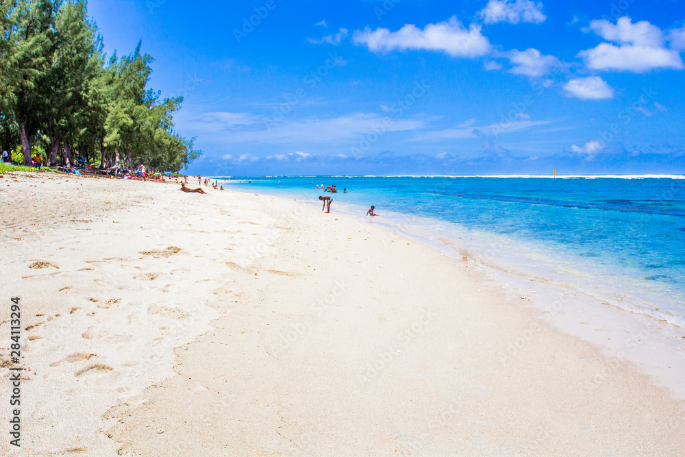 Fototapeta premium beach and sea, Saint-Gilles, Réunion Island 