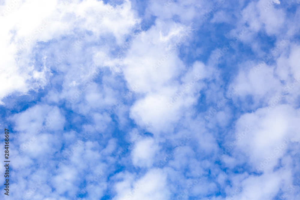 Obraz premium The beautiful blue sky with white cloud background, Beautiful landscape, Copy space for text.