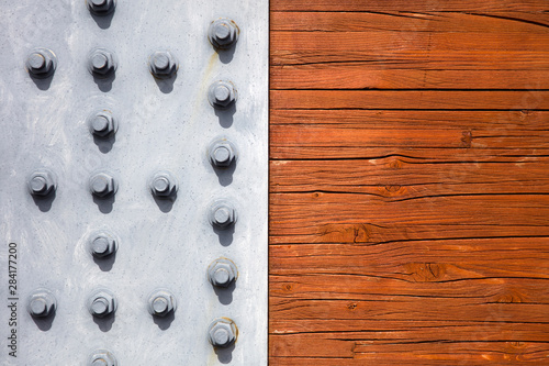 Metal and wood contact concept