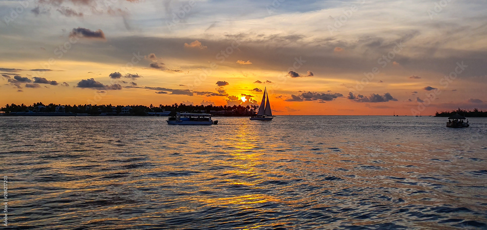 Naklejka premium Colorful sunset in Key West. Miami, Florida