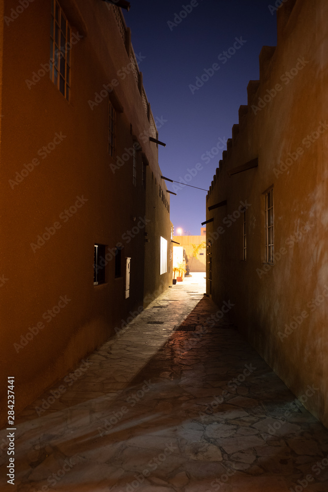 Obraz premium Narrow alleys of Old Town Dubai, UAE