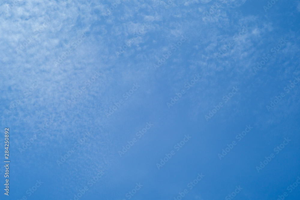 Fototapeta premium blue sky with white clouds