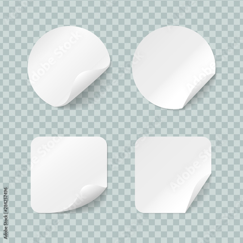 Blank round and square adhesive stickers mock up with curved corner. Sticky label or price tags isolated on transparent background. Realistic textures. 