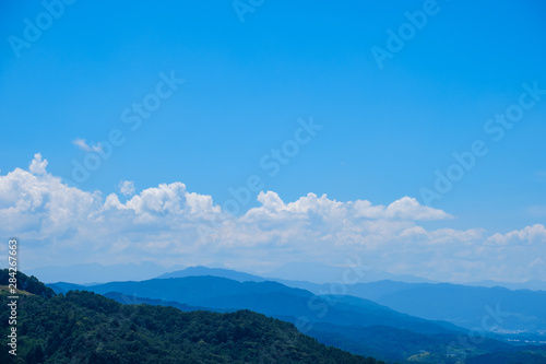 【写真素材】 青空 空 雲 夏の空 背景 背景素材 8月 コピースペース 