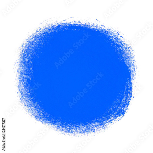 Isolierter handgemalter runder Kreis blau