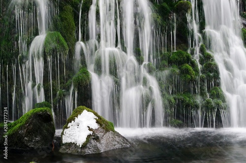 《元滝伏流水》秋田県にかほ市