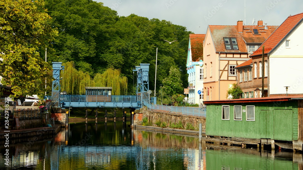 historische Hubbrücke in Plau am See in Mecklenburg