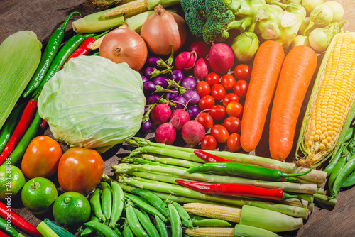 Fototapeta Naklejka Na Ścianę i Meble -  Backgroud of fresh food tasty and healthy varis vegetables are on the wooden table