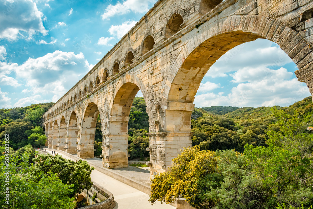 Fototapeta premium Aqueduct of Pont du Gard