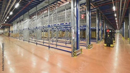 unmanned machines in the food warehouse (time-lapse)