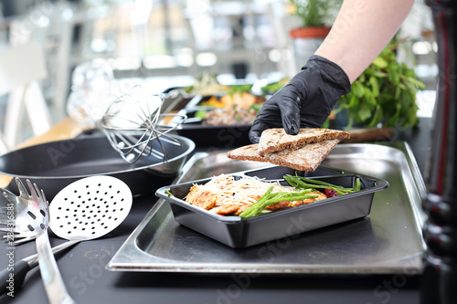 Fototapeta Naklejka Na Ścianę i Meble -  Dietetic catering. Chicken fillet with wholemeal bread and vegetables