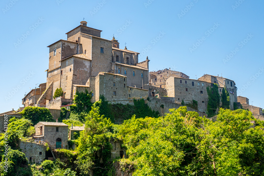 Il borgo di Grotte di Castro, Provincia di Viterbo, Lazio, Italia