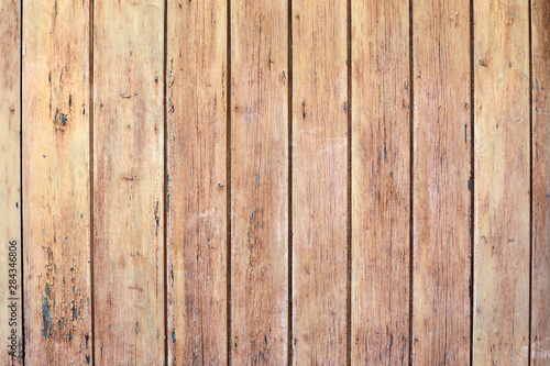 Alte Vintage Holzwand oder Holzboden in Farbe warme Naturfarben Braun und Hellbraun mit vielen vertikalen Brettern
