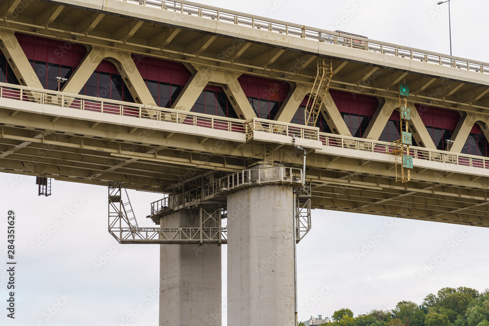 support and bridge span with lower floor for the metro and upper for cars support and bridge span with lower floor for the metro and upper for cars