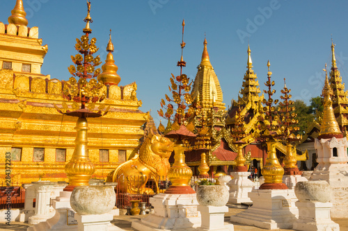 Myanmar. Bagan. Nyaung U. Shwezigon Pagoda.