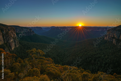 sunrise at govetts leap lookout, blue mountains, australia 25