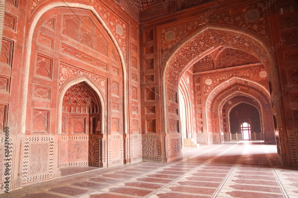 India, Uttar Pradesh, Agra, UNESCO World Heritage Site. The Mosque on the grounds of the Taj Mahal.