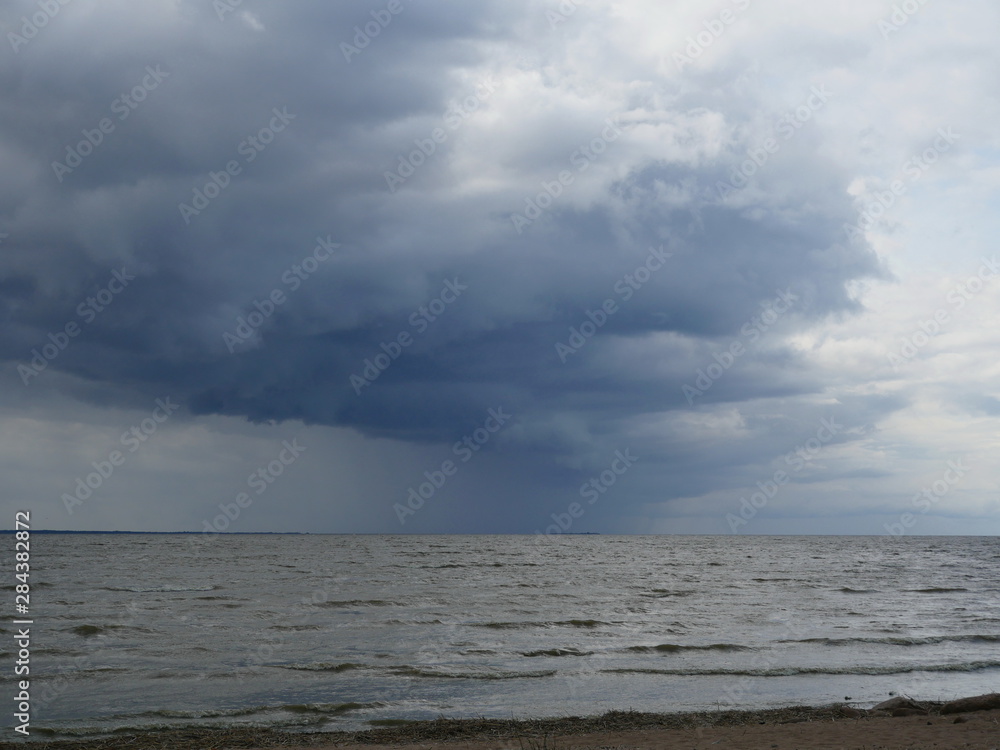 Obraz premium supercell tornado, dramatic scenery over the Baltic Sea
