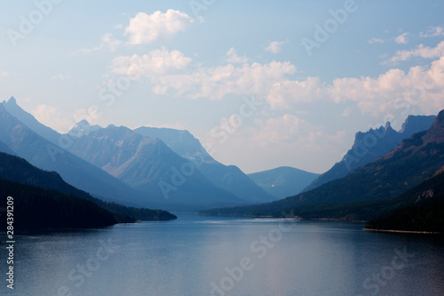 Canada, Alberta, Waterton Lakes National Park, Waterton Lake and mountains © Jamie & Judy Wild/Danita Delimont