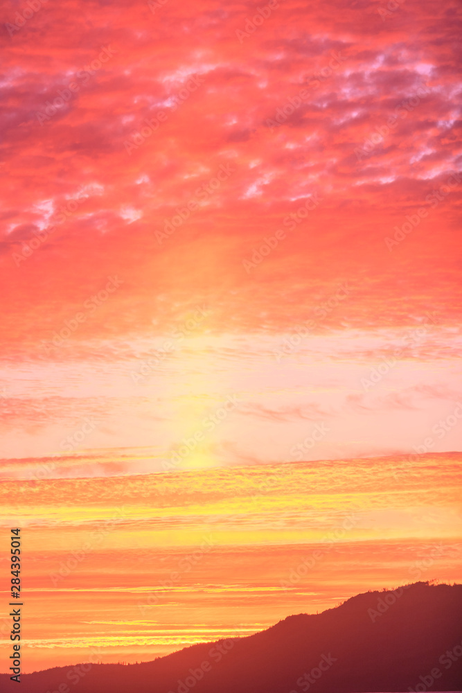 Fototapeta Vibrant summer sunset, Inside Passage North of Campbell River, Vancouver Island, Northern British Columbia, Canada