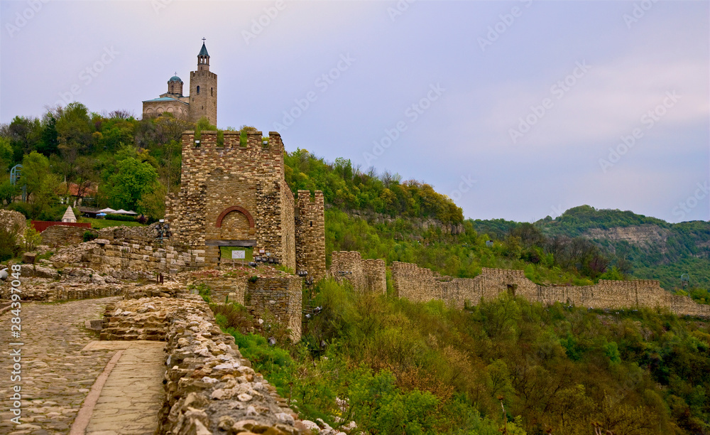 A tour of the Tzarevetz Fortress and it's countryside.