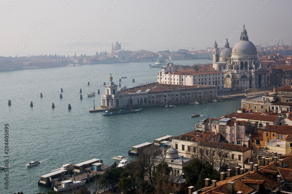 Obraz premium Italy, Venice. View of Basilica Santa Maria della Salute and Grand Canal from the Campanile.