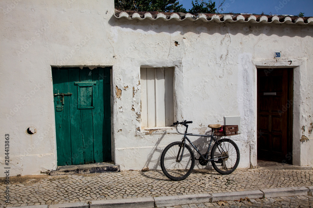 Portugal, Tavira, Colorful homes