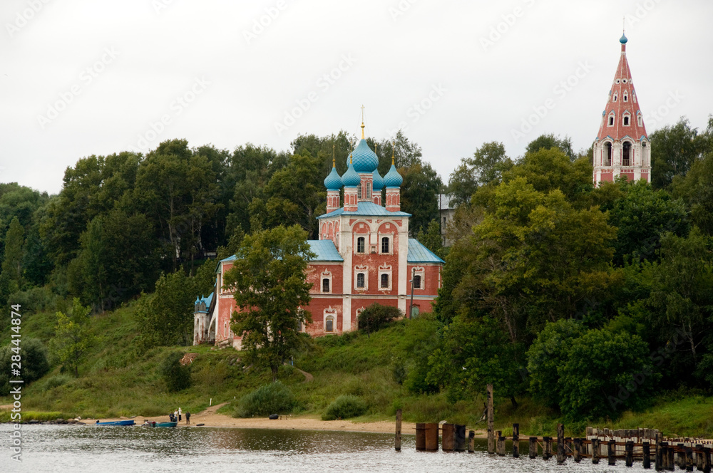 Russia, Views along the Volga River between Yaroslavl & Goritzy. Historic town of Romanoff on the banks of the Volga.