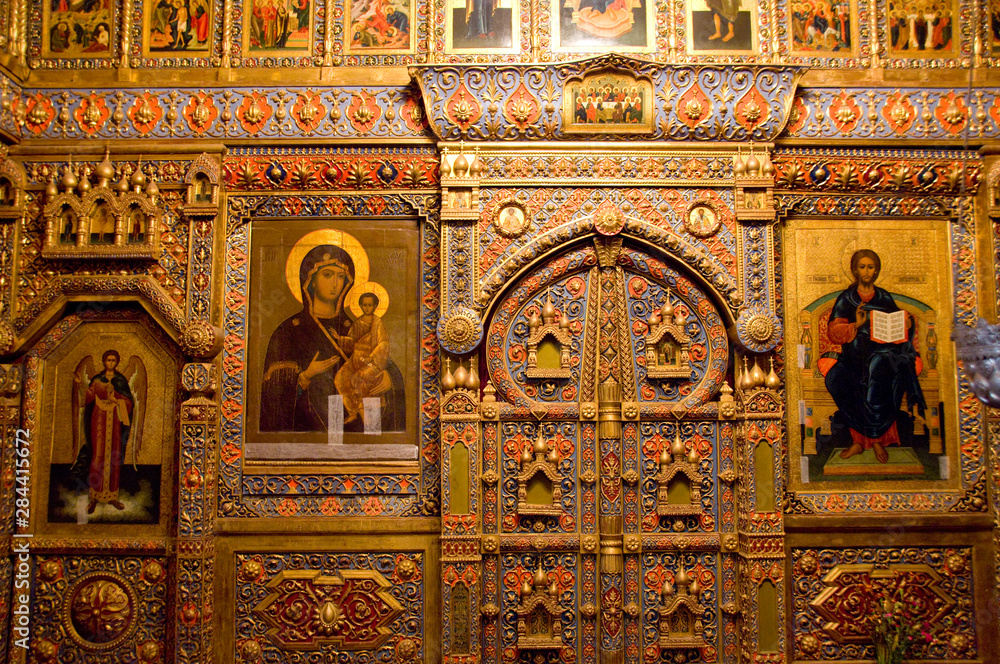 Fototapeta Russia, Moscow, Red Square. St. Basil's Cathedral (aka Pokrovsky Sobor or Cathedral of the Intercession of the Virgin on the Moat). Ornate chapel interior.