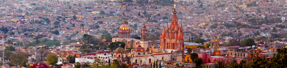 Obraz premium Mexico, San Miguel de Allende. Credit as: Don Paulson / Jaynes Gallery / DanitaDelimont.com.