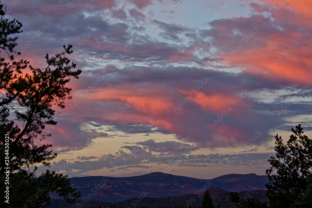Fototapeta premium Sunrise, Teapot Trail, Coconino National Forest, Sedona, Arizona, USA