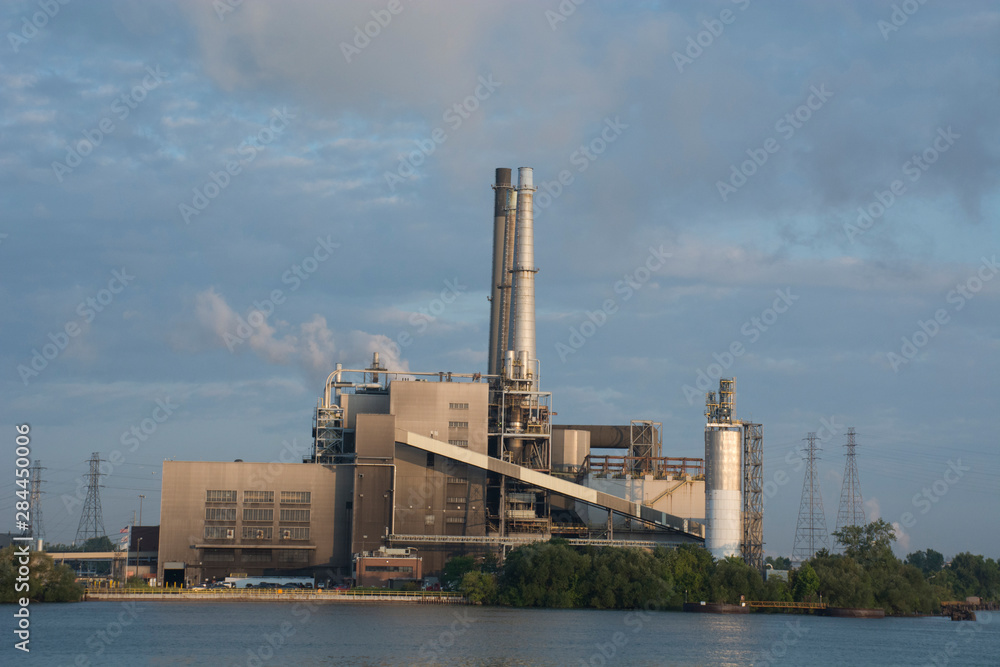 Michigan, Detroit River, located in the Great Lakes between Lake St. Clair and Lake Erie. International border between U.S. and Canada. Industry along the Detroit River.