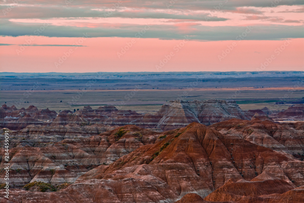 Sunrise, Hay Butte Viewpoint, Badlands National Park, South Dakota, USA Sunrise, Hay Butte Viewpoint, Badlands National Park, South Dakota, USA