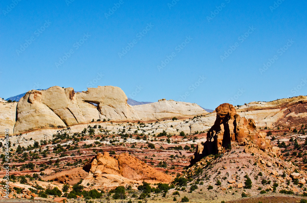 Fototapeta premium USA, Utah, Boulder, Burr Trail, Spectacular Butte Upper Muley Twist Canyon and Peek-a-Boo Rock