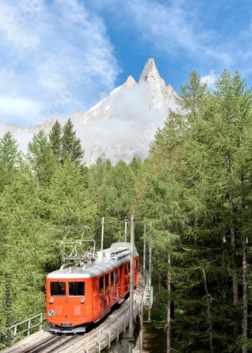 Schilderij op canvas Chamonix, train de Montenvers, vue sur l'aiguille verte