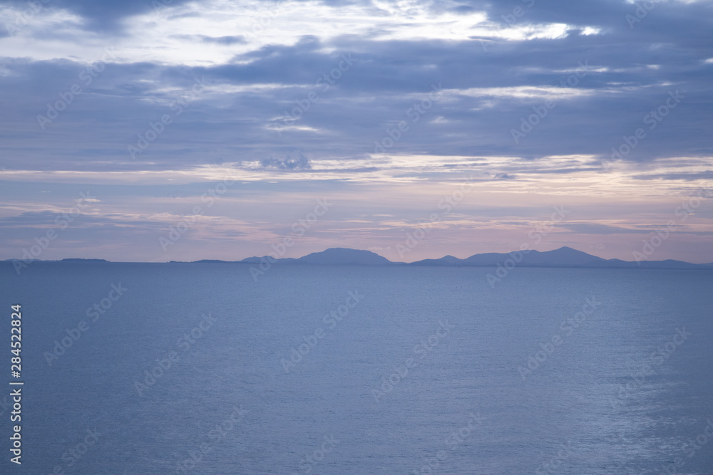 Obraz premium Sunset sea and mountain