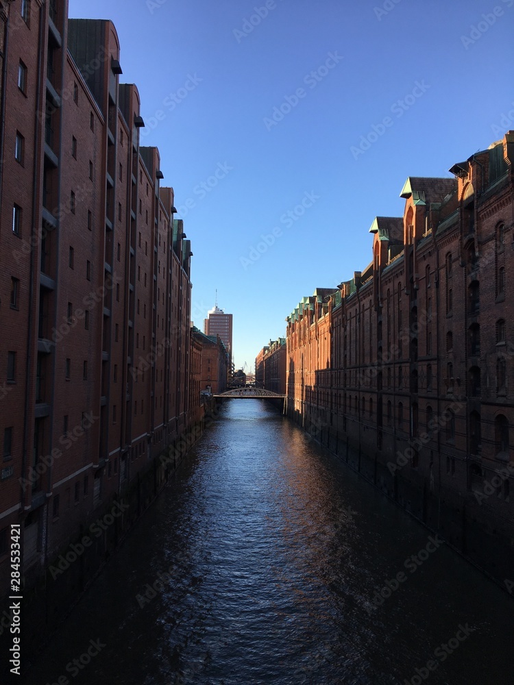 Hafen-City Hamburg Kanal