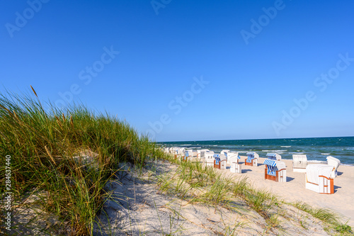 Strandk  rbe an der Ostsee