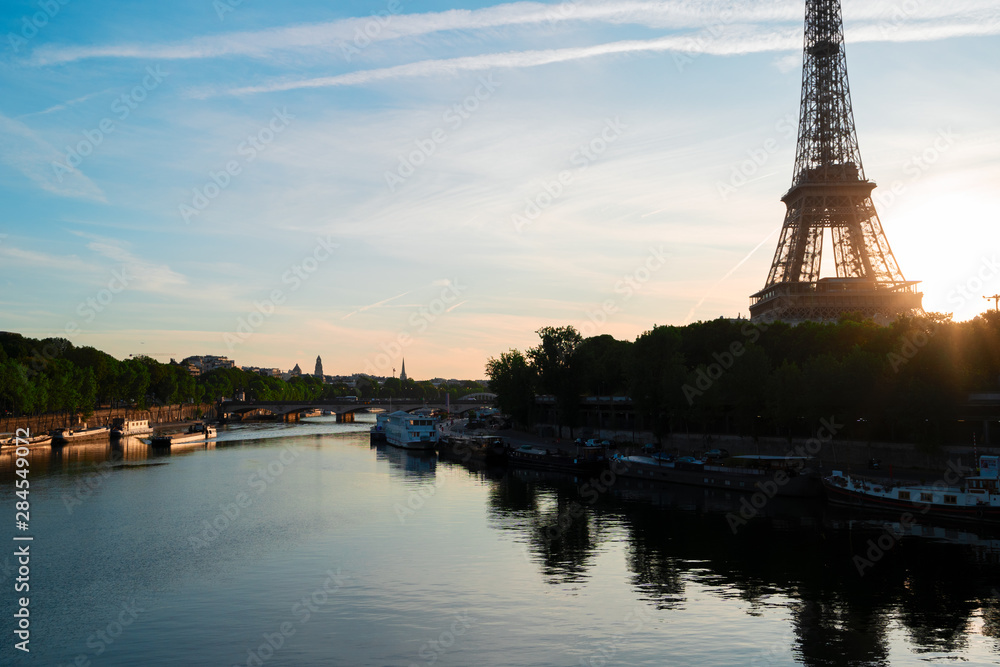 eiffel tour over Seine river