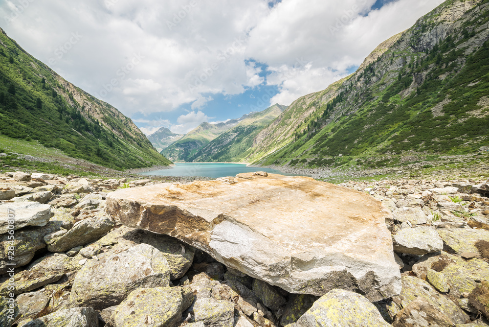 Fototapeta premium Lake in the Alps in a rocky environment