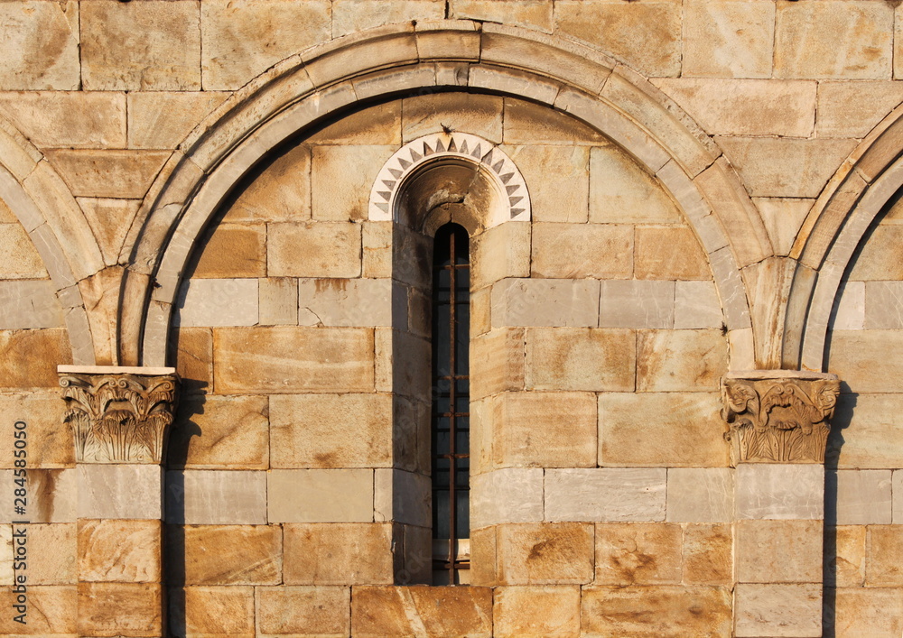 Blind Arcade Architecture