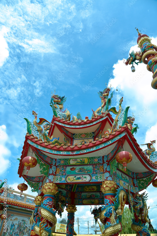 Naklejka premium chinesisches Gotteshaus in Ubon, Thailand