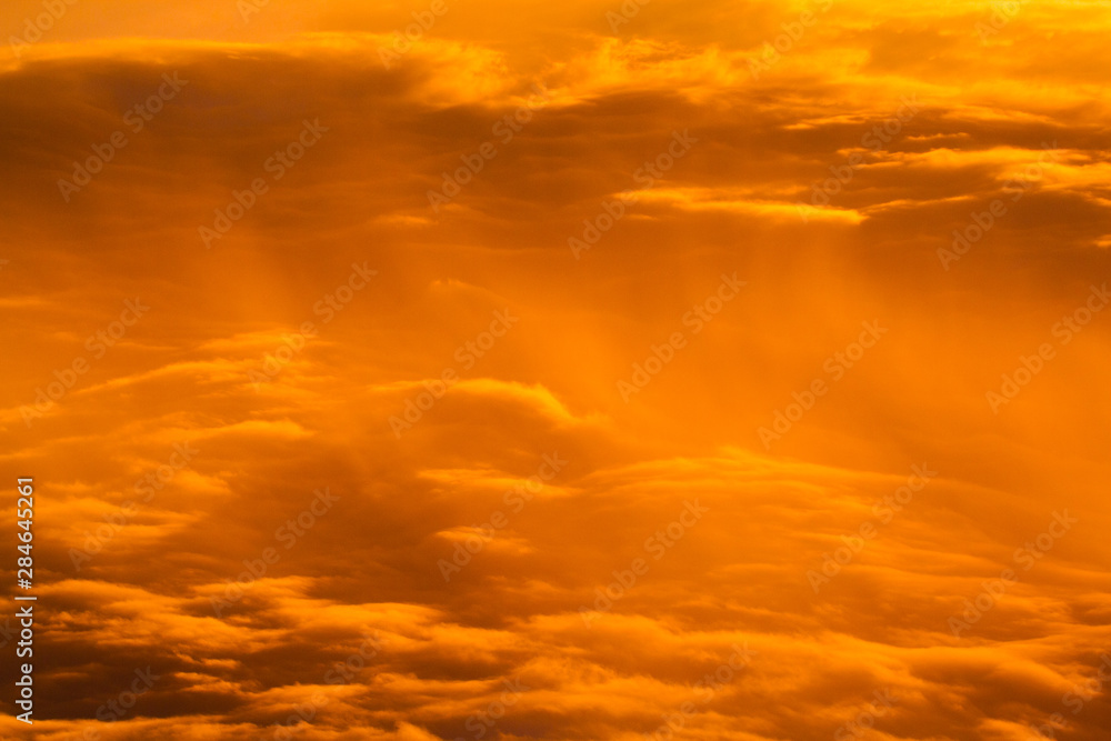 Obraz premium Beautiful Evening Golden Sky